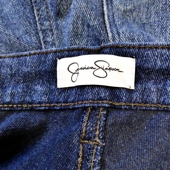 Jessica Simpson Forever Roll Cuff Dark Wash Denim Shorts Size 27 - Picture 5 of 7